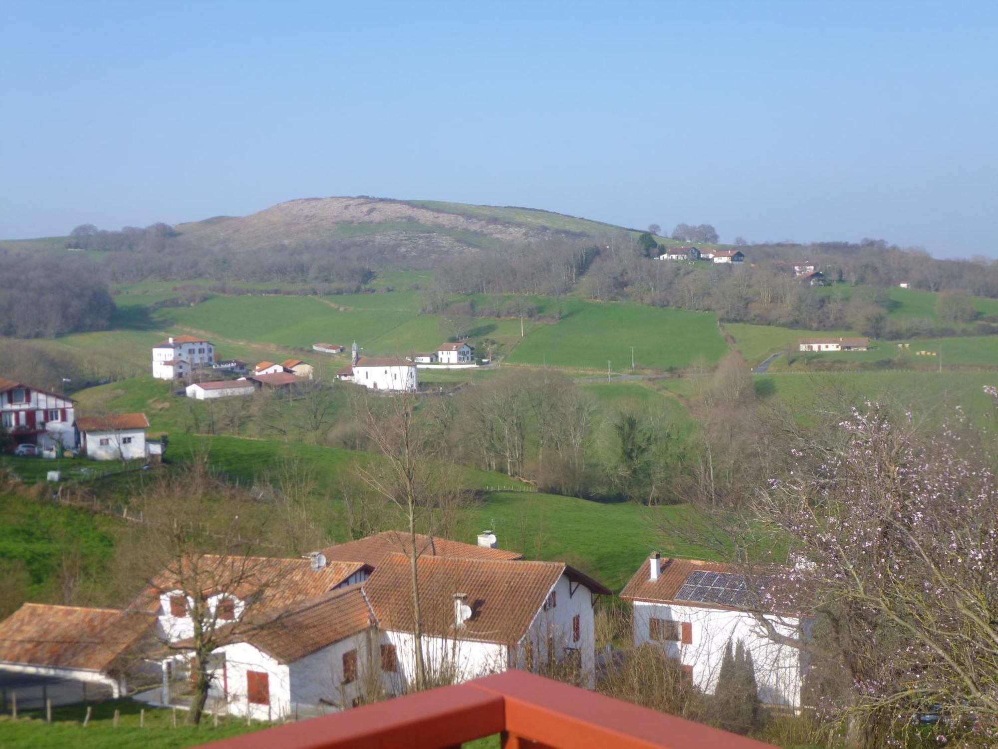 Appartement Au Coeur Du Pays Basque : Vue Superbe Saint-Esteben Exteriör bild